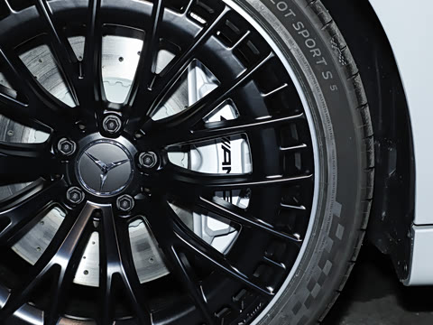 2025�� AMG CLE 53 4MATIC+ ���ܳ�