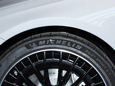 2025�� AMG CLE 53 4MATIC+ ���ܳ�