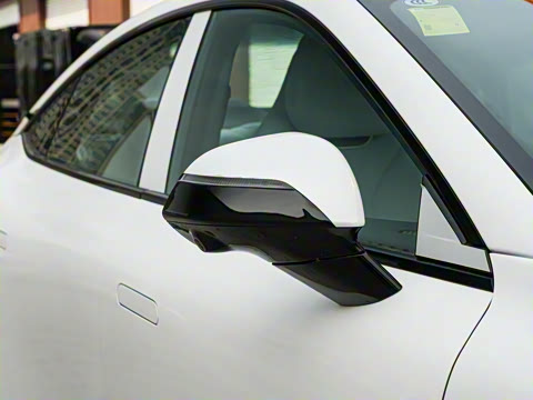 2025�� 560PRO 185kW