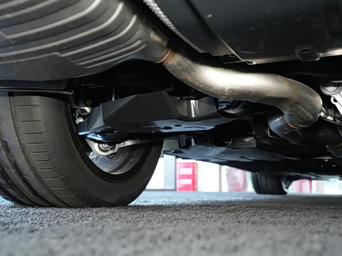 2025�� �Ŀ� E 260 �˶���