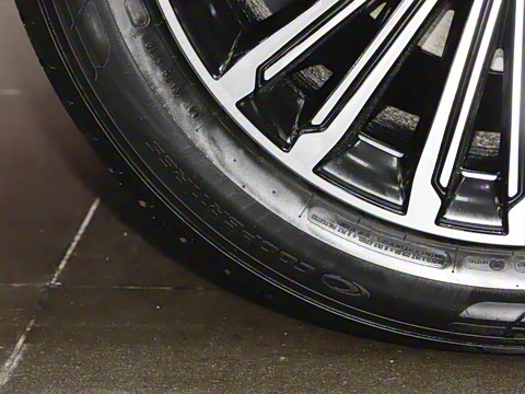 2025�� 1.5T 106KM������ 5�� ��Ԫ�