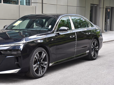 2023�� 740Li ������ M�˶���װ