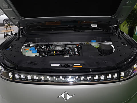 2025�� 210Ultra���Ȱ� 5��