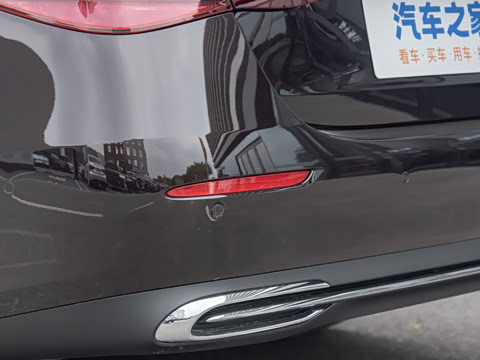 2025�� �Ŀ� E 300 L �����