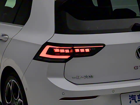 2025�� 380TSI DSG GTI