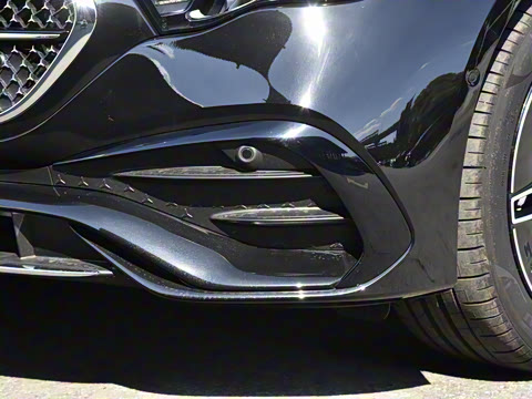 2024�� �Ŀ� E 300 L �����˶���