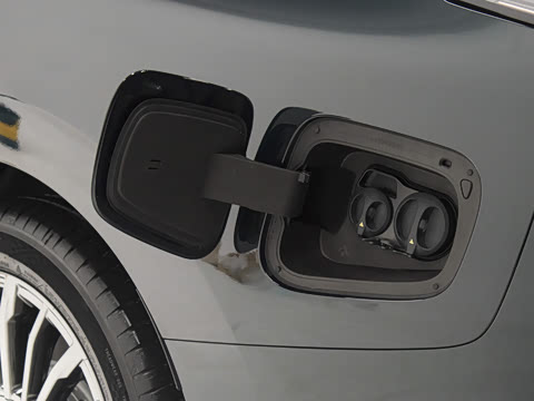 2025�� 700 Ultra�������������״��