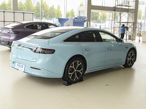 2025�� 705km Max