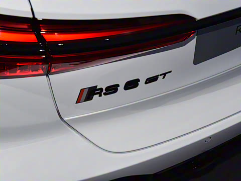 2025�� RS 6 Avant GT