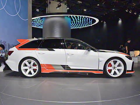 2025�� RS 6 Avant GT