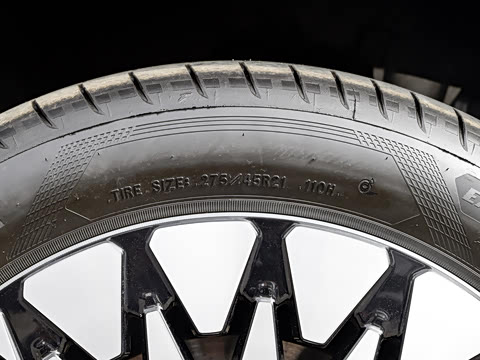 2024�� EQS 680 ���а�