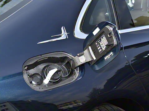 2025�� E 300 L ������