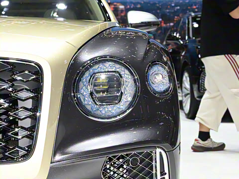 2024�� 4.0T V8 Mulliner