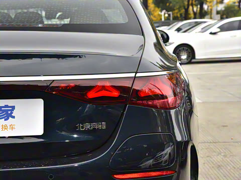 2024�� E 350 e L ���ʽ��϶����˶��γ�