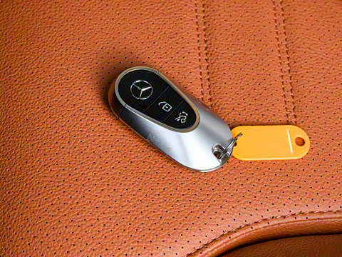 2025�� �Ŀ� GLC 260 L 4MATIC ������