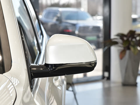 2023�� xDrive 40Li M�˶���װ