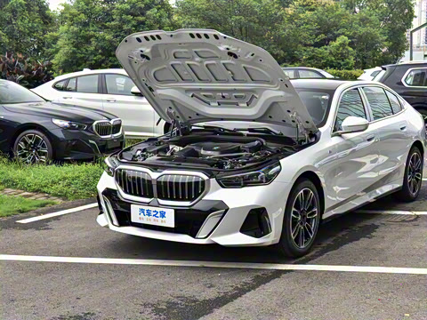 2024�� 525Li M�˶���װ