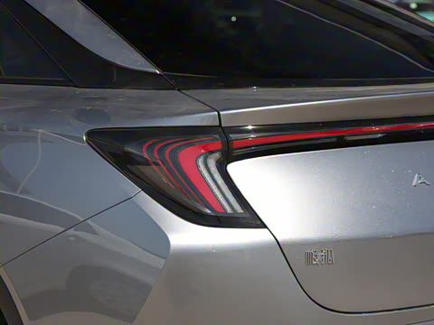 2025�� 735MAX 160kW