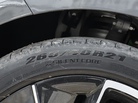 2025�� �Ŀ� Ultra���̰�