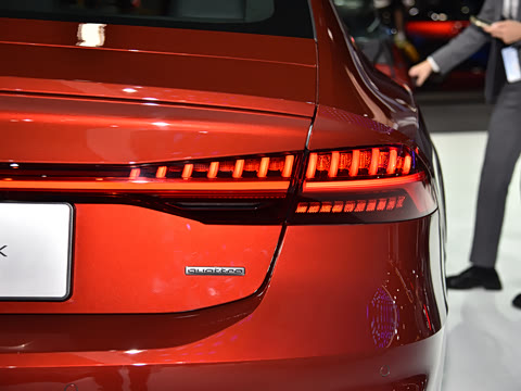 2025�� 55 TFSI quattro ������