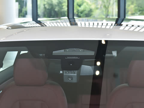 2025�� 330Li ������ M�˶���ҹ��װ