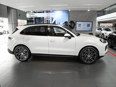 2025�� Cayenne 3.0T