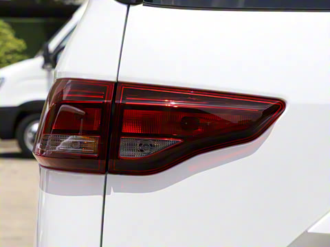 2025�� 2.0L CNG��Ӣ�� 7��