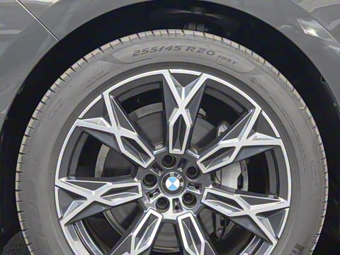 2023�� 735Li ������װ