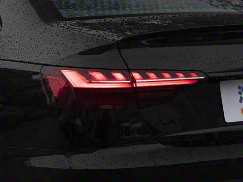 2025�� 200���������� 40 TFSI ���������� B&O ��ҹ��