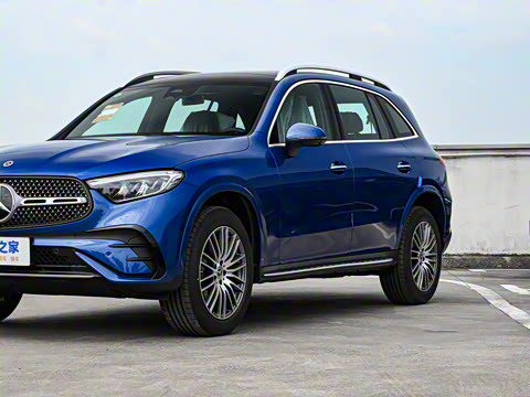 2025�� GLC 300 L 4MATIC ������ 7��