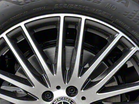 2025�� GLC 300 L 4MATIC ������ 7��