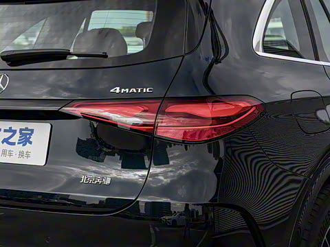 2025�� GLC 300 L 4MATIC ������ 5��