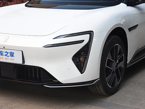 2025�� Ultra�����