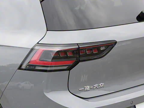 2025�� �Ŀ�� 300TSI R-Line