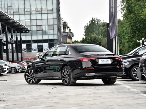 2024�� �Ŀ� E 300 L ������