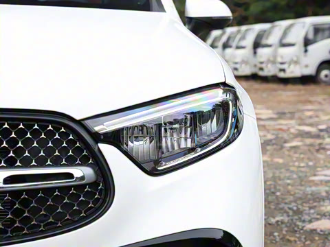 2025�� GLC 260 L 4MATIC ������