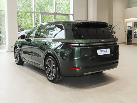 2025�� Ultra ���ܻ��°�