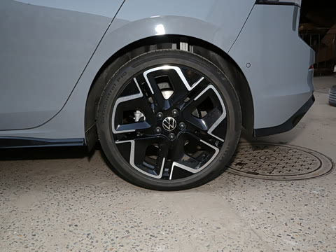 2025�� 300TSI R-Line