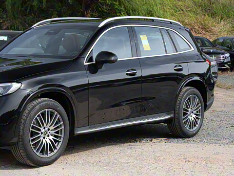 2025�� GLC 300 L 4MATIC ������ 5��