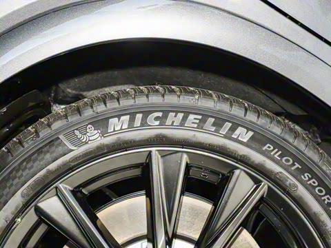 2025�� 500h ����F SPORT Performance