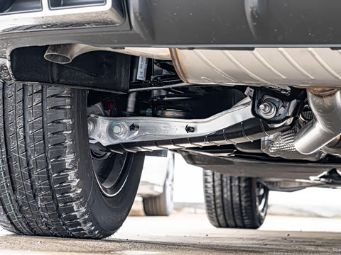 2025�� 40 TFSI ����������