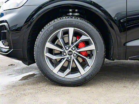 2025�� 40 TFSI ����������