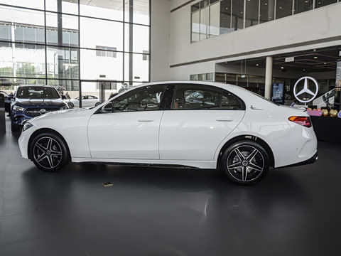 2025�� C 260 L �ҹ�˶���