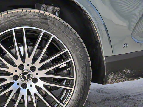 2025�� GLC 300 L 4MATIC ������ 5��