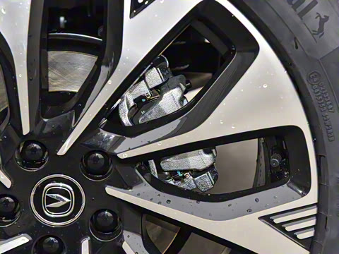 2025�� ���Ĵ� UItra 2.0T ������ �ǻ۾�����