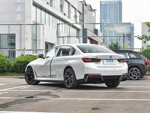 2025�� eDrive 40 L ��ҹ��װ