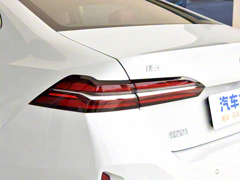 2024�� eDrive 35L M�˶���װ