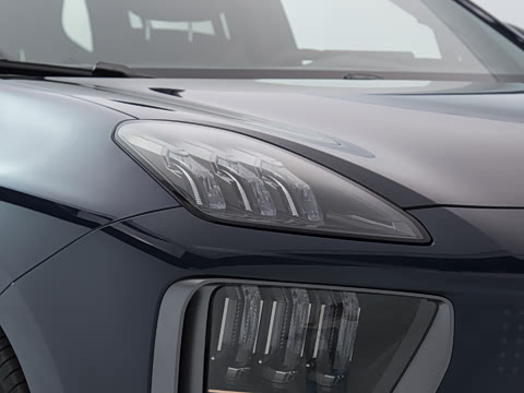 2025�� 700 Ultra�������������״��