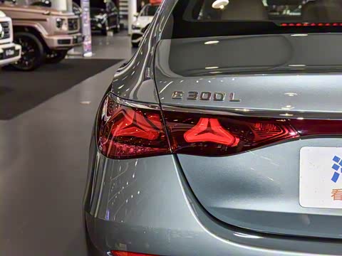 2025�� E 300 L ʱ����