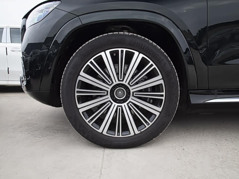 2025�� GLS 480 4MATIC